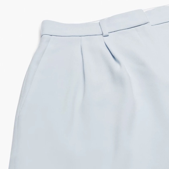 Aritzia Babaton Pleated 5” Shorts High Waisted Cement Blue Size 00 NEW - Picture 8 of 8